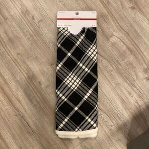 NEW in package Ashland tree skirt